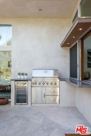 7500 Devista Drive, Los Angeles, CA 90046
