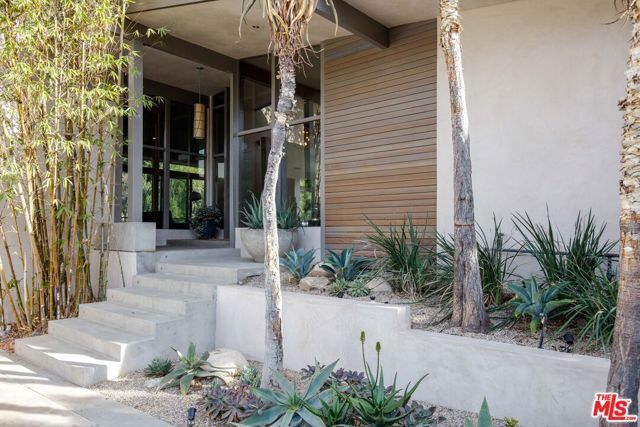 7500 Devista Drive, Los Angeles, CA 90046