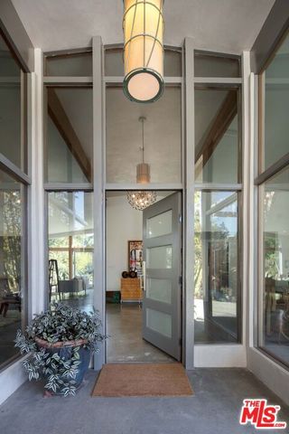 7500 Devista Drive, Los Angeles, CA 90046