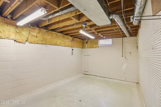 333 Savannah Road, Toms River, NJ 08757