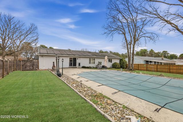 333 Savannah Road, Toms River, NJ 08757