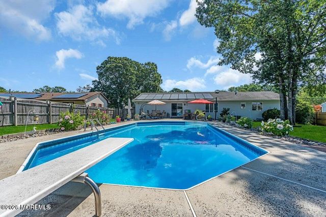 333 Savannah Road, Toms River, NJ 08757