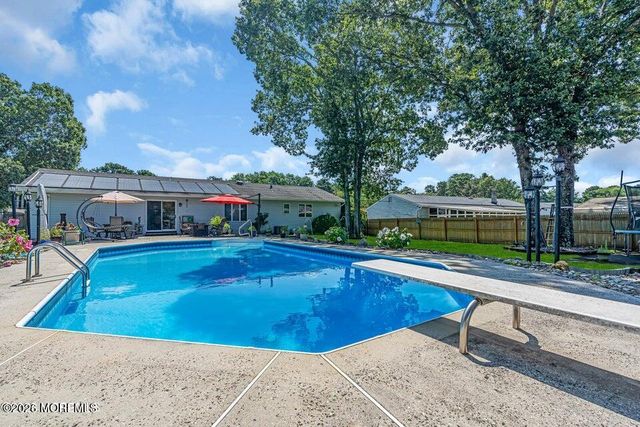 333 Savannah Road, Toms River, NJ 08757