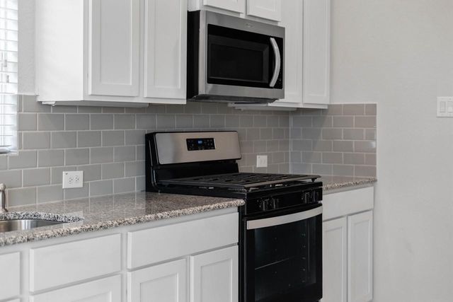 10003 Whitney Reach Drive, Rosharon, TX 77583