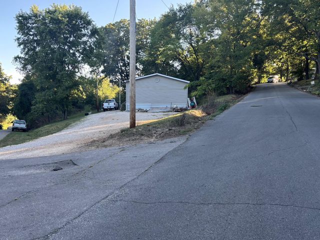 17825 Factory Street, Eminence, MO 65466