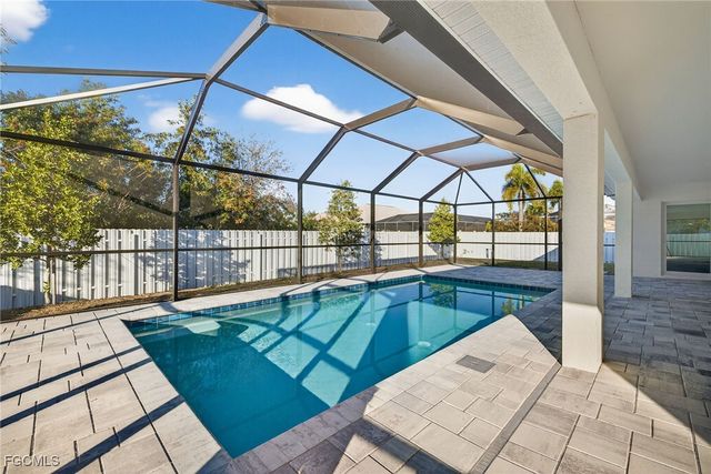 2021 NW 4th TER, Cape Coral, FL 33993