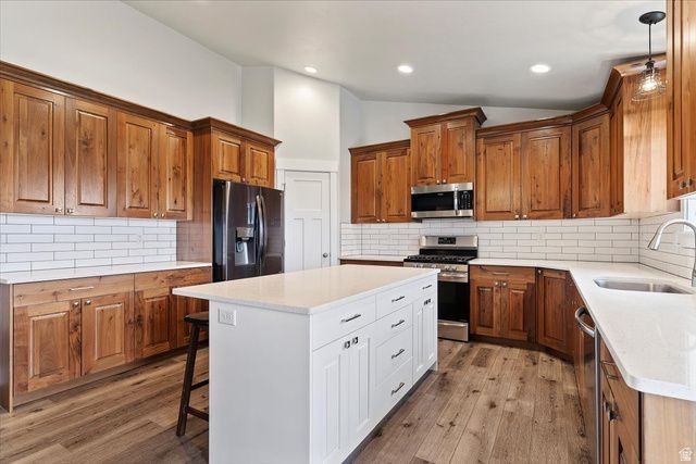 958 S STEED DR, Syracuse, UT 84075