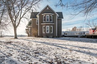 7421 Squaw Prairie Road, Belvidere, IL 61008