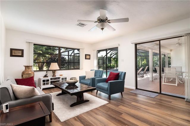 560 Bald Eagle DR 22, Naples, FL 34105