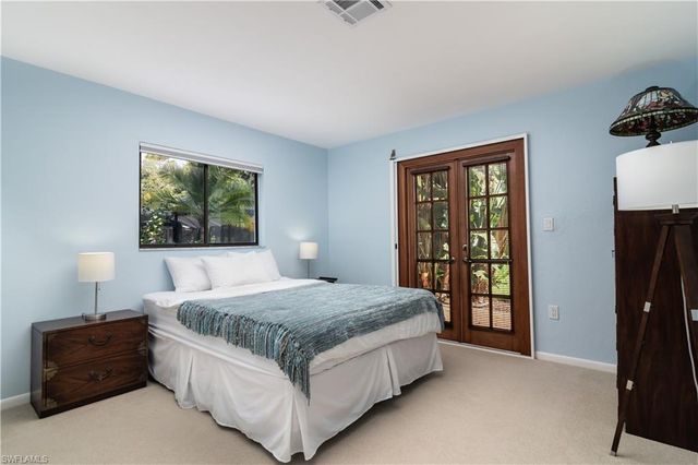 560 Bald Eagle DR 22, Naples, FL 34105