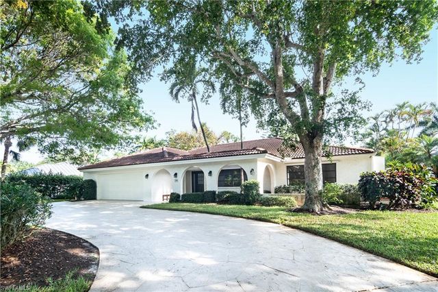 560 Bald Eagle DR 22, Naples, FL 34105