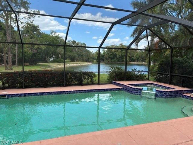 560 Bald Eagle DR 22, Naples, FL 34105