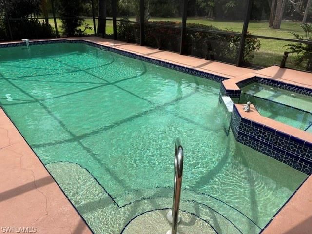 560 Bald Eagle DR 22, Naples, FL 34105