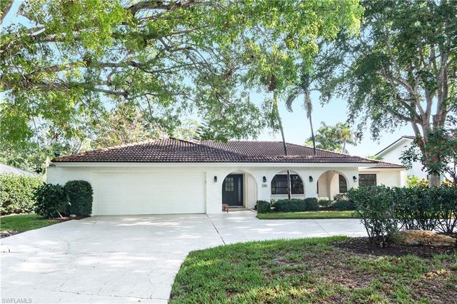 560 Bald Eagle DR 22, Naples, FL 34105