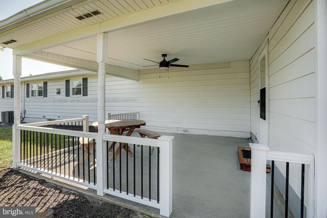 263 SCHOOLHOUSE RD, West Grove, PA 19390