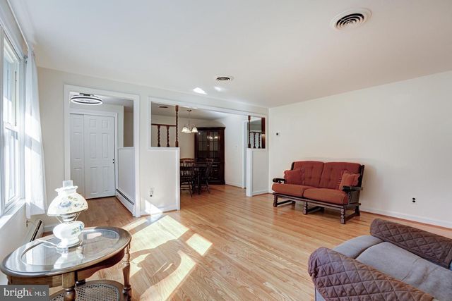 263 SCHOOLHOUSE RD, West Grove, PA 19390