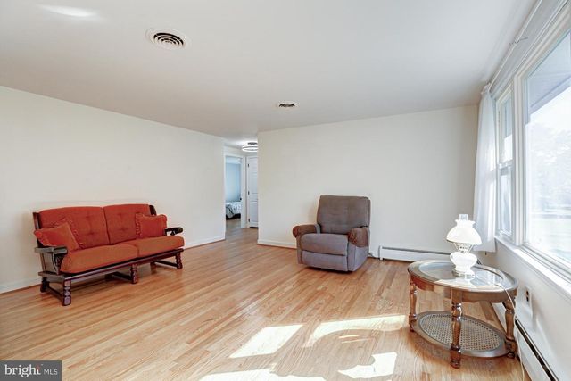 263 SCHOOLHOUSE RD, West Grove, PA 19390