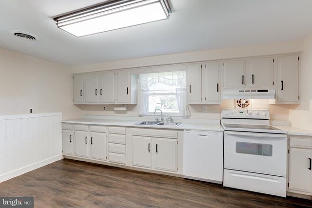 263 SCHOOLHOUSE RD, West Grove, PA 19390