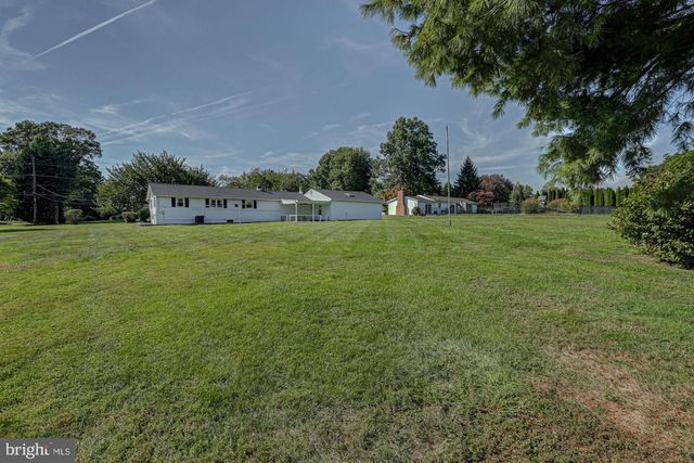 263 SCHOOLHOUSE RD, West Grove, PA 19390