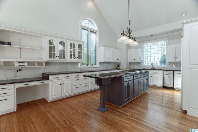 1001 LAKE WINDS DRIVE, Hoover, AL 35244