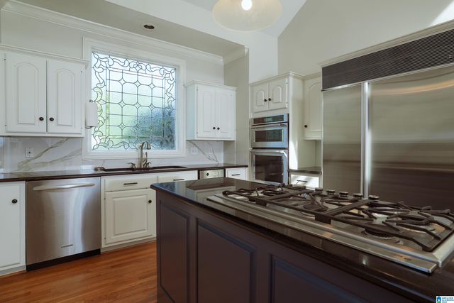 1001 LAKE WINDS DRIVE, Hoover, AL 35244