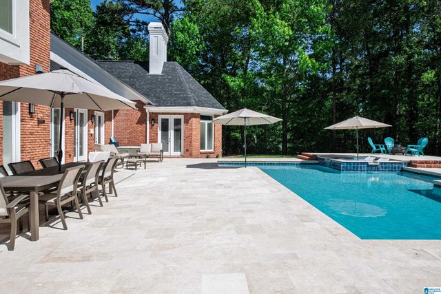 1001 LAKE WINDS DRIVE, Hoover, AL 35244