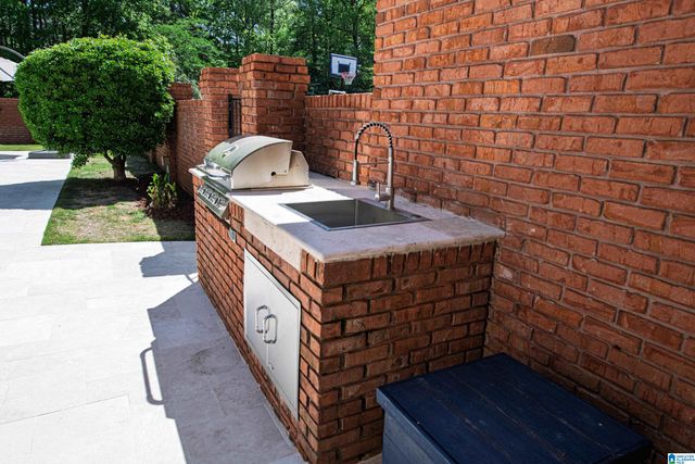 1001 LAKE WINDS DRIVE, Hoover, AL 35244