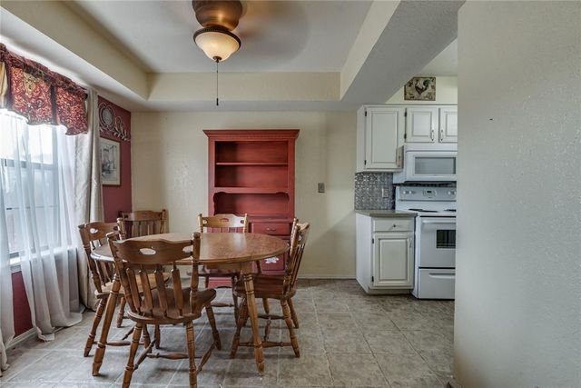 14305 N Pennsylvania Avenue 2H, Oklahoma City, OK 73134