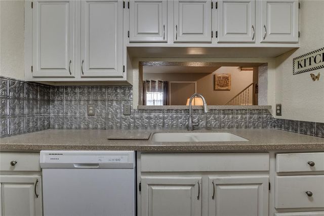 14305 N Pennsylvania Avenue 2H, Oklahoma City, OK 73134