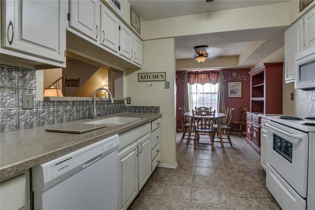 14305 N Pennsylvania Avenue 2H, Oklahoma City, OK 73134