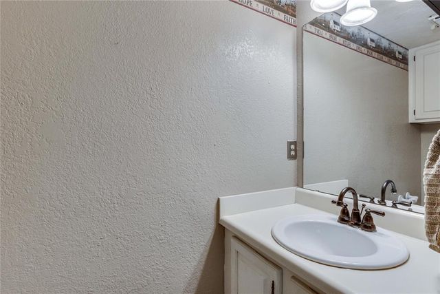 14305 N Pennsylvania Avenue 2H, Oklahoma City, OK 73134