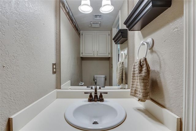 14305 N Pennsylvania Avenue 2H, Oklahoma City, OK 73134