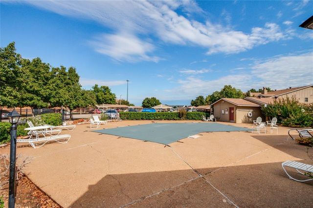 14305 N Pennsylvania Avenue 2H, Oklahoma City, OK 73134