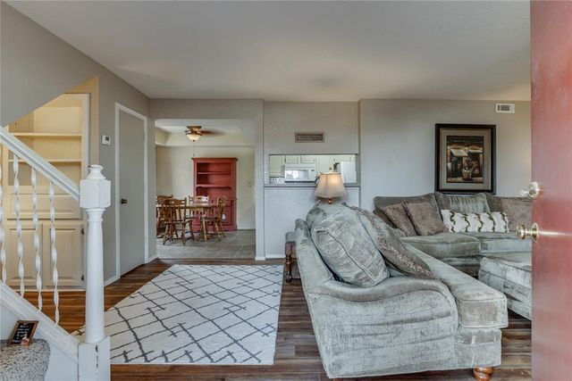 14305 N Pennsylvania Avenue 2H, Oklahoma City, OK 73134