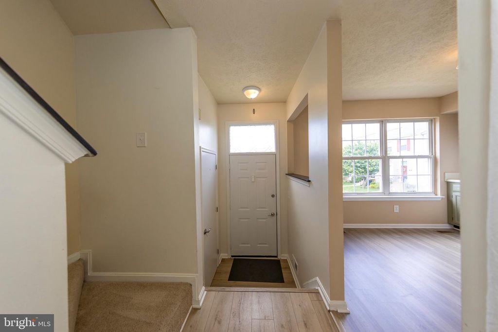 Image 3 of property listing at 104 REMINGTON CIR, Havre De Grace, MD 21078