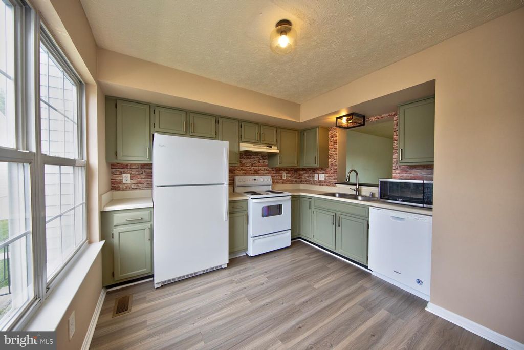 Image 5 of property listing at 104 REMINGTON CIR, Havre De Grace, MD 21078