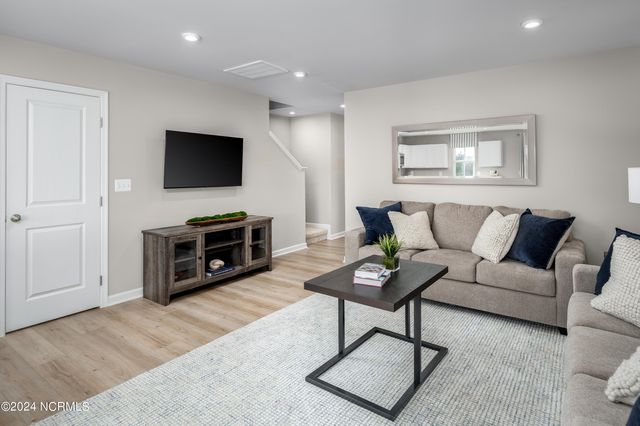 2173 Lewis Creek Circle NE, Winnabow, NC 28479