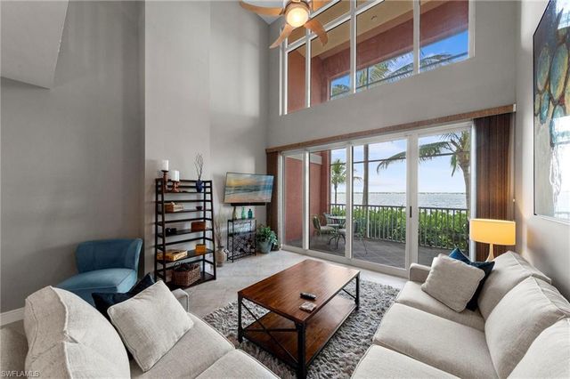 2745 1st ST 106, Fort Myers, FL 33916