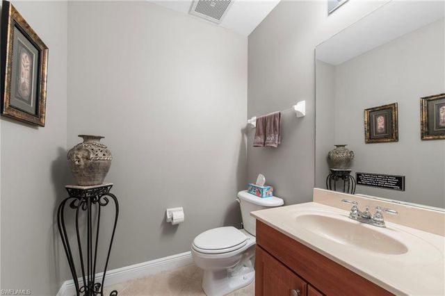 2745 1st ST 106, Fort Myers, FL 33916