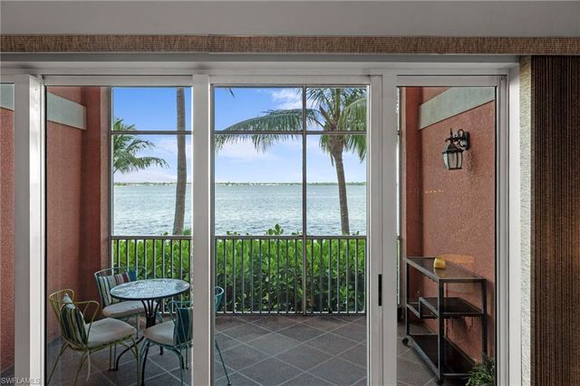 2745 1st ST 106, Fort Myers, FL 33916