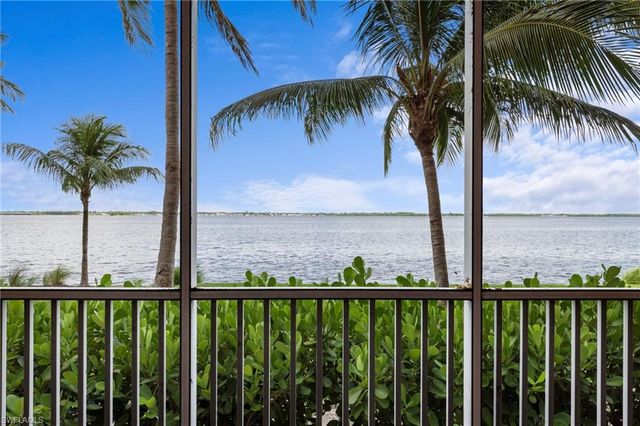2745 1st ST 106, Fort Myers, FL 33916
