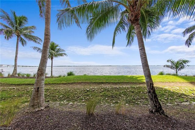 2745 1st ST 106, Fort Myers, FL 33916