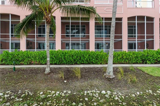 2745 1st ST 106, Fort Myers, FL 33916
