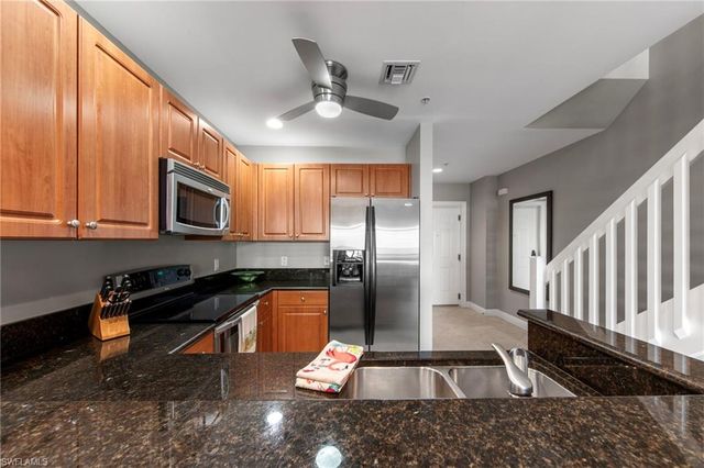 2745 1st ST 106, Fort Myers, FL 33916