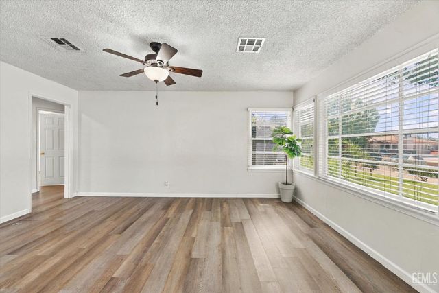 2419 Loma Linda Drive, Bakersfield, CA 93305