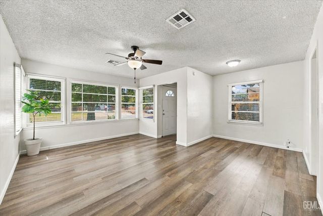 2419 Loma Linda Drive, Bakersfield, CA 93305