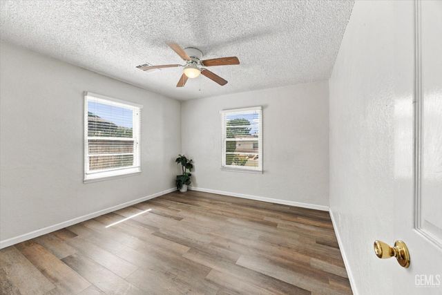 2419 Loma Linda Drive, Bakersfield, CA 93305