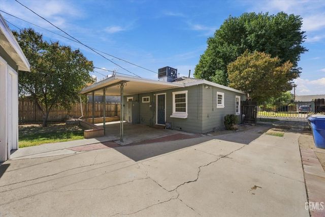 2419 Loma Linda Drive, Bakersfield, CA 93305