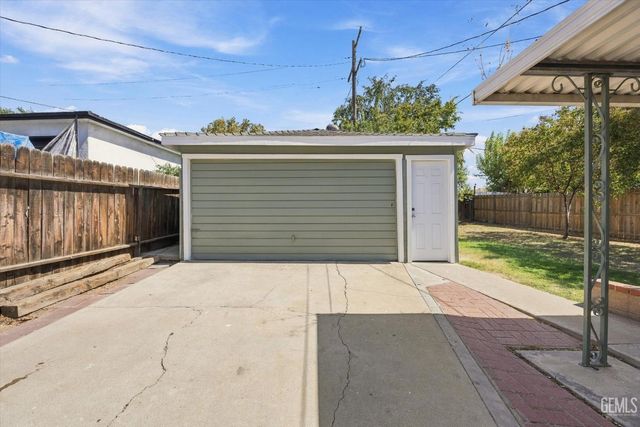 2419 Loma Linda Drive, Bakersfield, CA 93305
