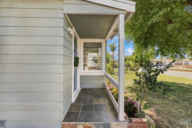 2419 Loma Linda Drive, Bakersfield, CA 93305